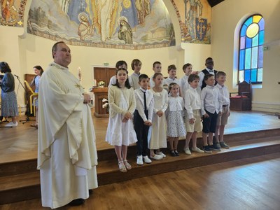 2024 1e communion 9h (52)